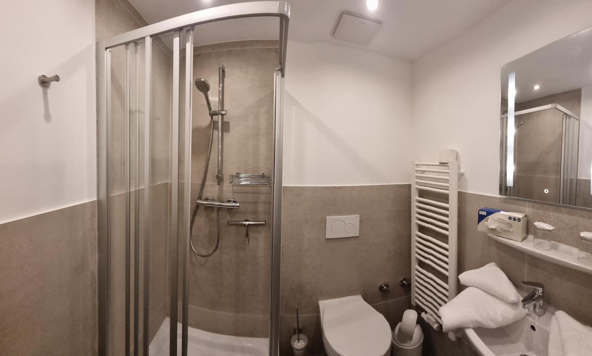 Hotel-Cafe-Lindow Wenningstedt-Braderup المظهر الخارجي الصورة