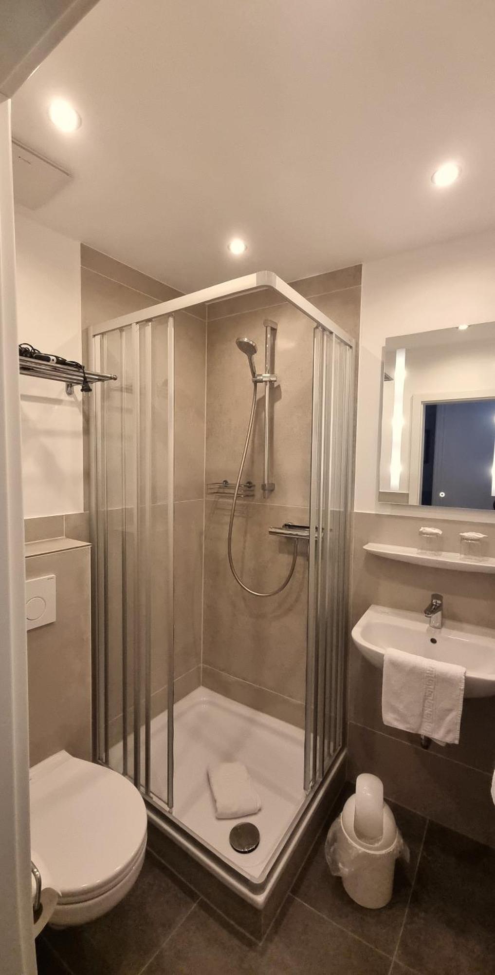 Hotel-Cafe-Lindow Wenningstedt-Braderup المظهر الخارجي الصورة