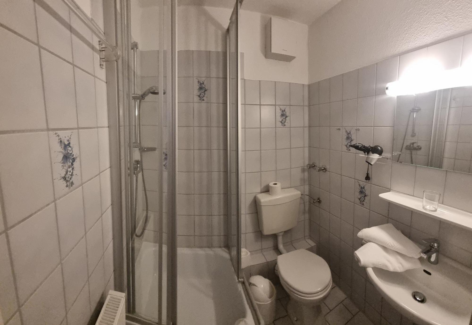 Hotel-Cafe-Lindow Wenningstedt-Braderup المظهر الخارجي الصورة