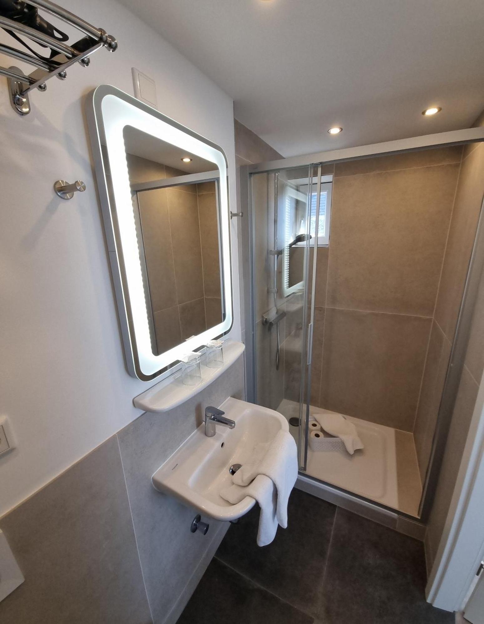 Hotel-Cafe-Lindow Wenningstedt-Braderup المظهر الخارجي الصورة