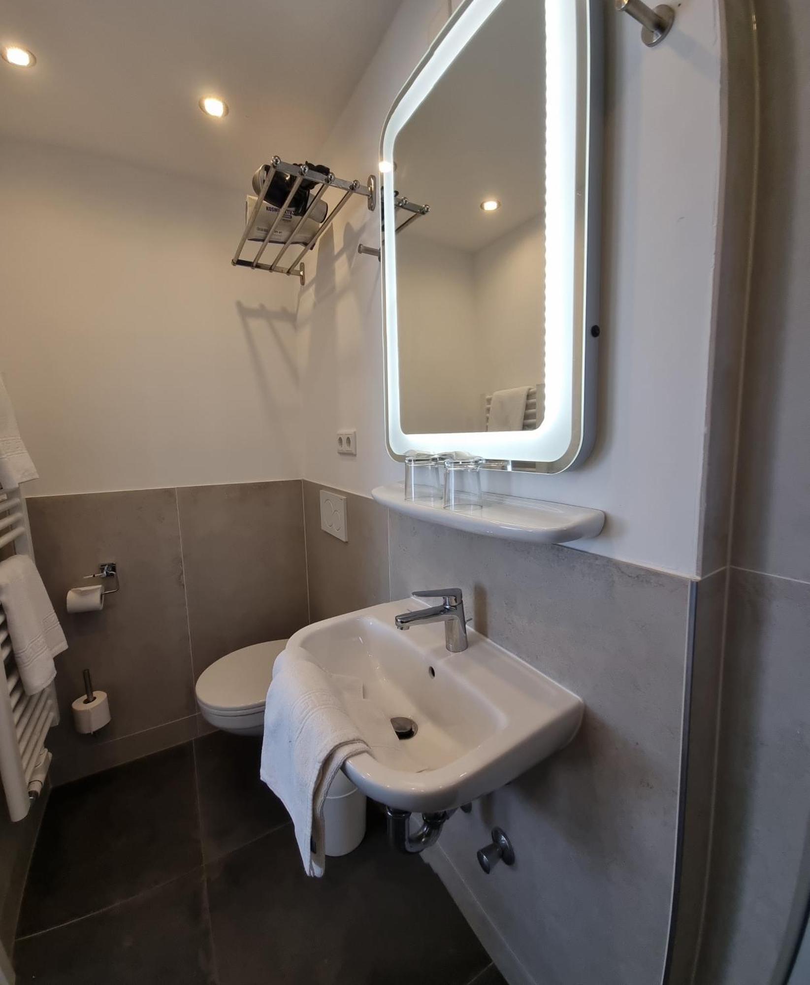 Hotel-Cafe-Lindow Wenningstedt-Braderup المظهر الخارجي الصورة