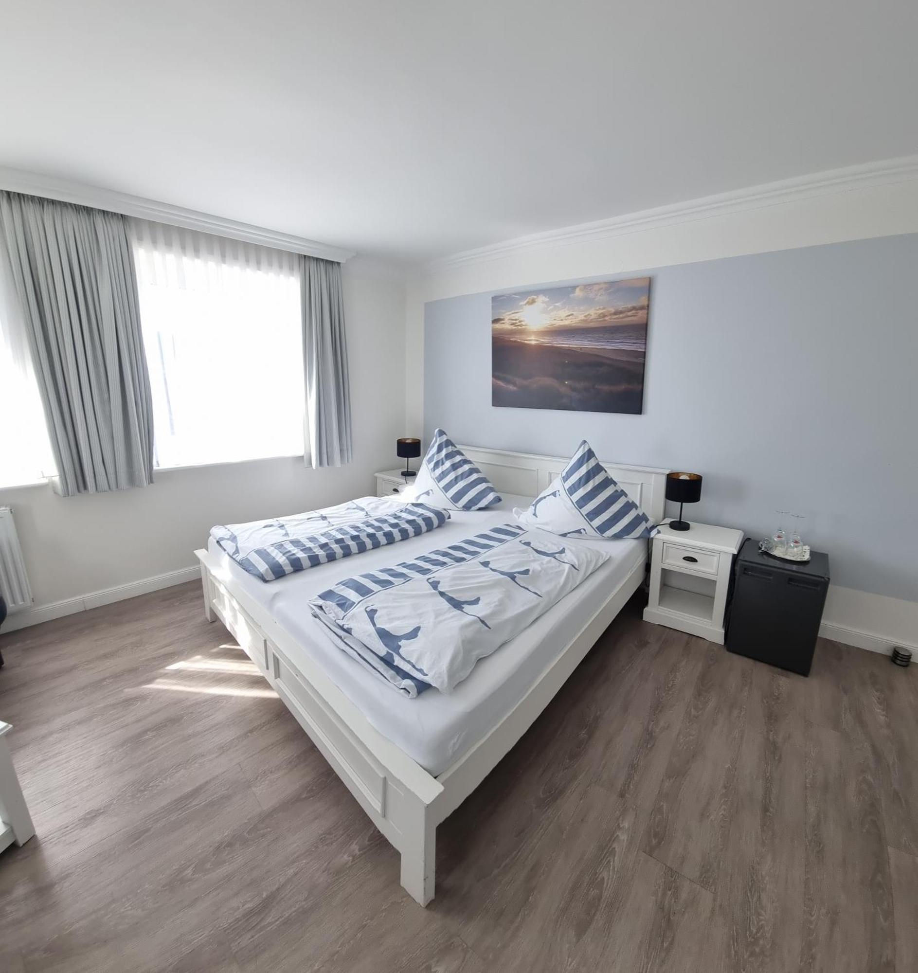 Hotel-Cafe-Lindow Wenningstedt-Braderup المظهر الخارجي الصورة